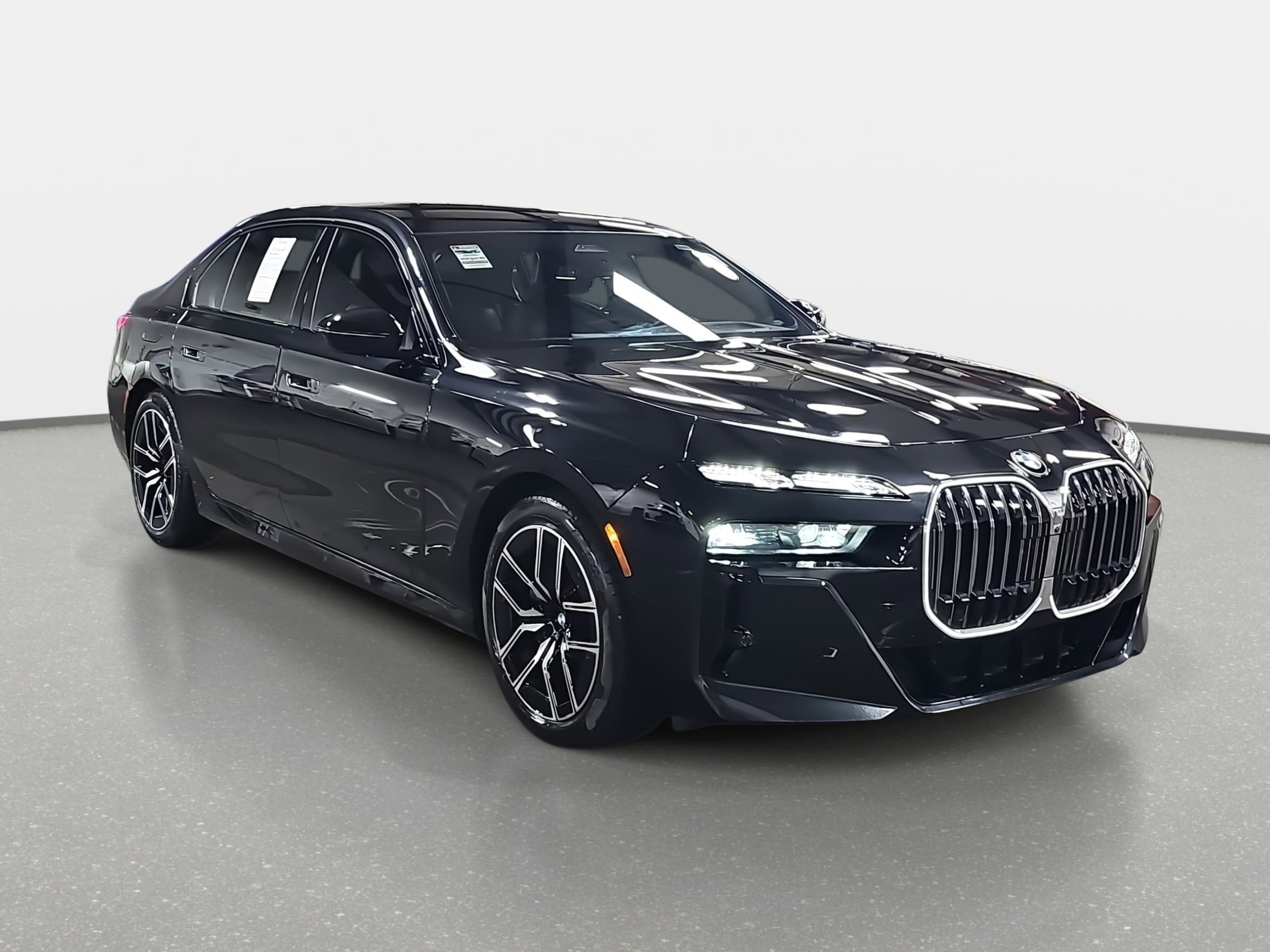Certified 2023 BMW 740i w/ Executive Package image 4