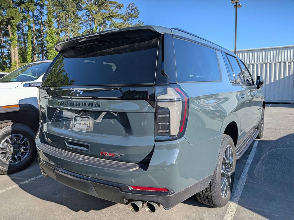 Used 2025 Chevrolet Suburban RST w/ Comfort Package AWD/4WD image 9