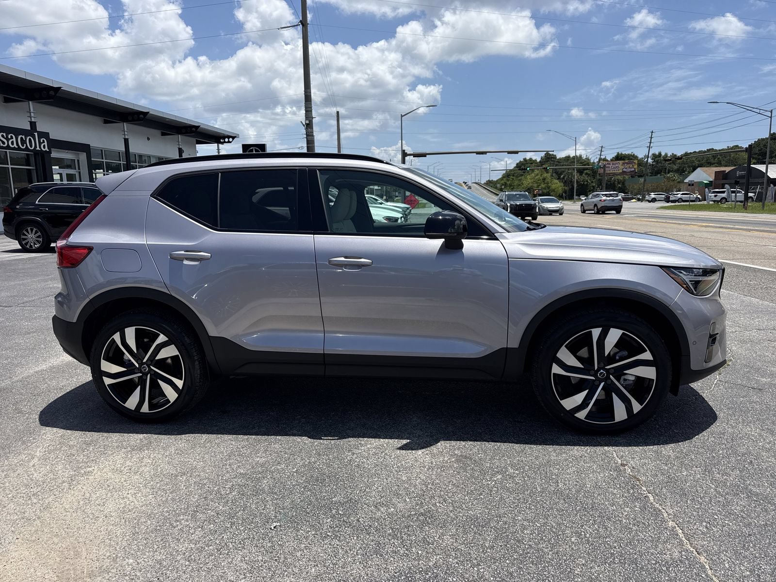 New 2026 Volvo XC40 B5 Ultra w/ Protection Package Premier AWD/4WD image 6
