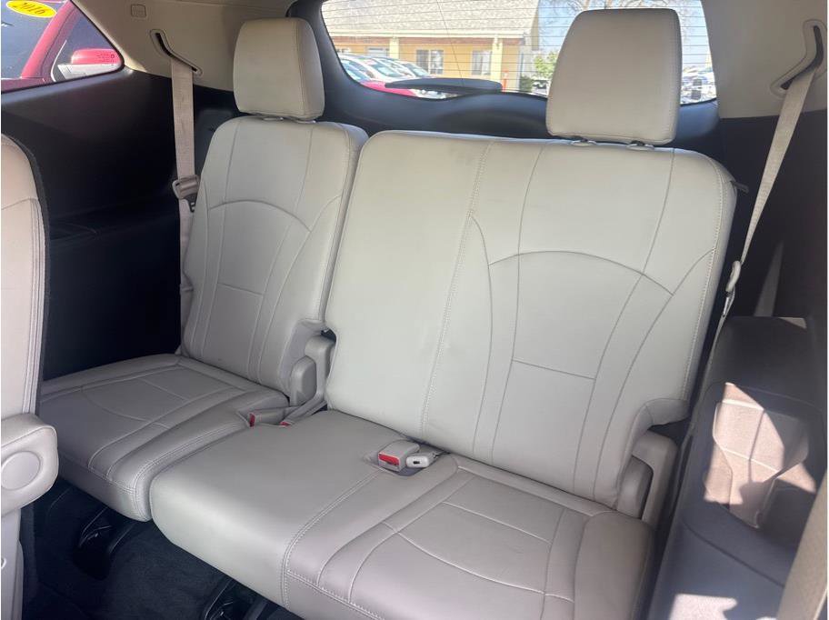 Used 2020 Buick Enclave Essence w/ LPO, Cargo Package FWD image 11