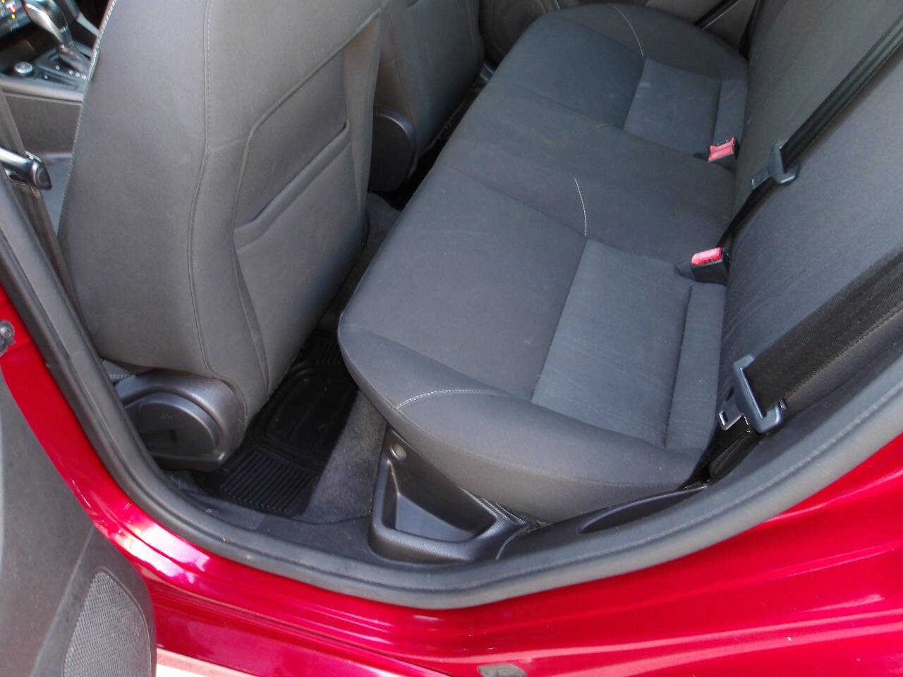 Used 2015 Ford Focus SE w/ SE Sport Package image 21