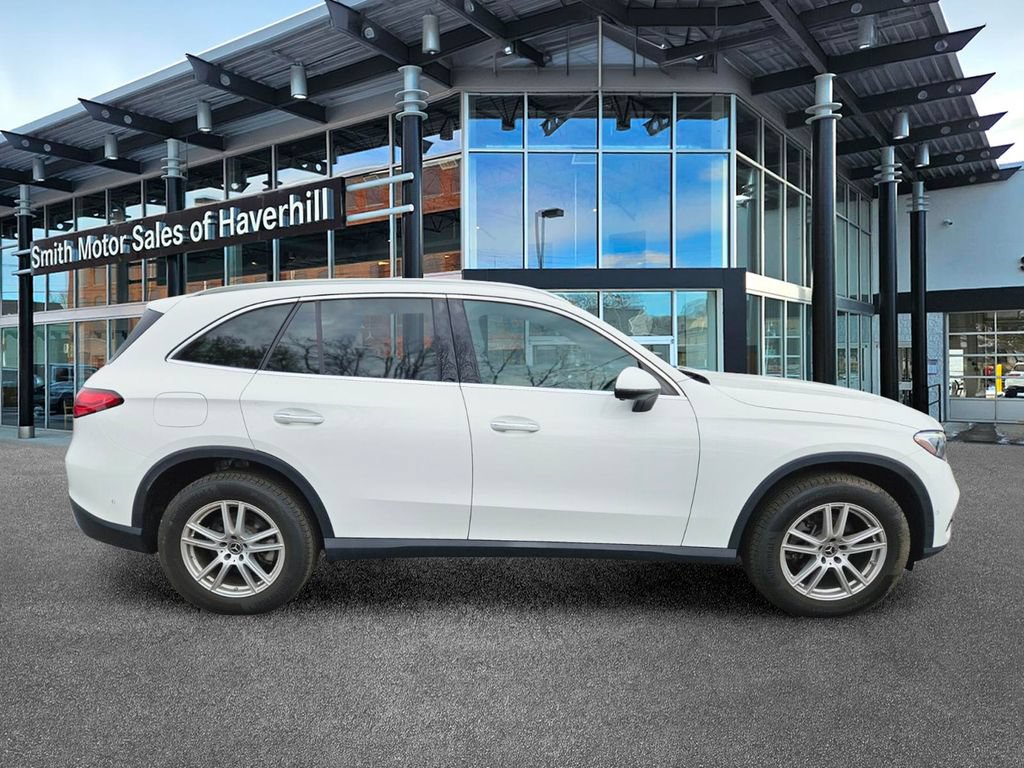 Used 2025 Mercedes-Benz GLC 300 4MATIC image 6
