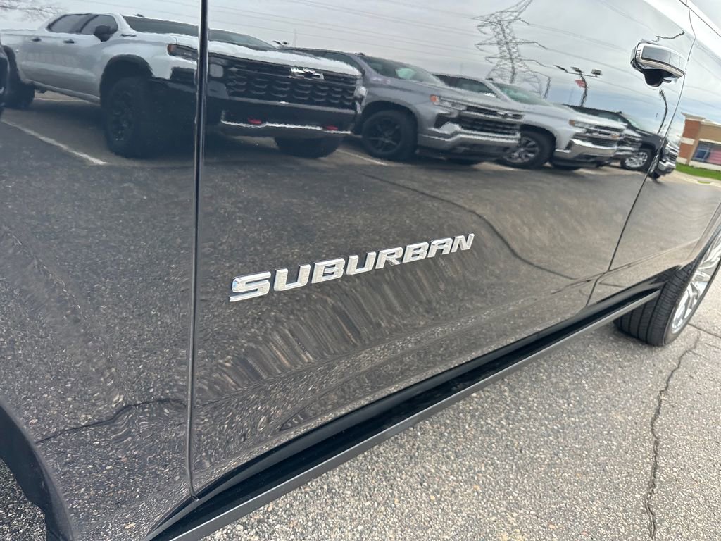Used 2023 Chevrolet Suburban High Country AWD/4WD image 14