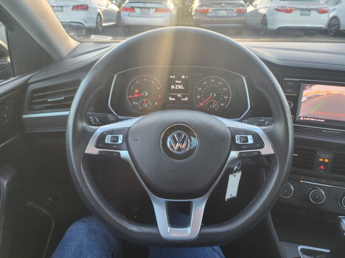 Used 2020 Volkswagen Jetta SE image 19