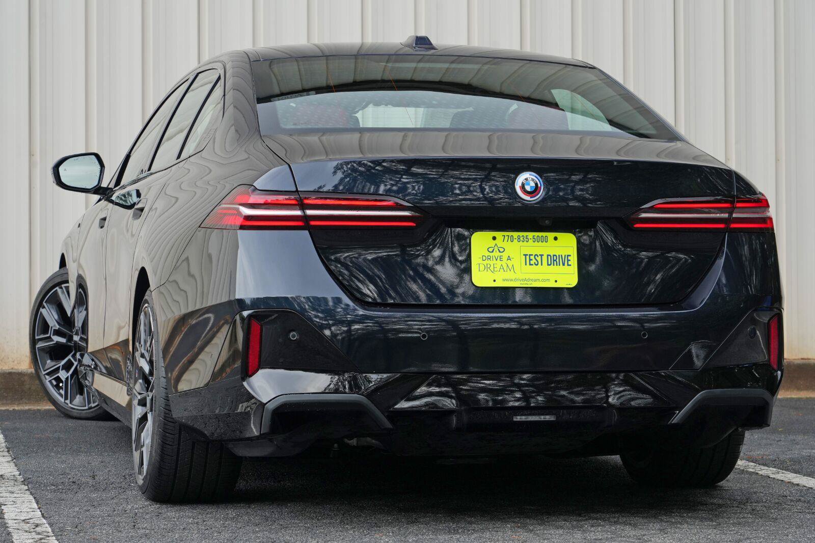 Used 2025 BMW i5 xDrive40 w/ M Sport Package AWD/4WD image 5