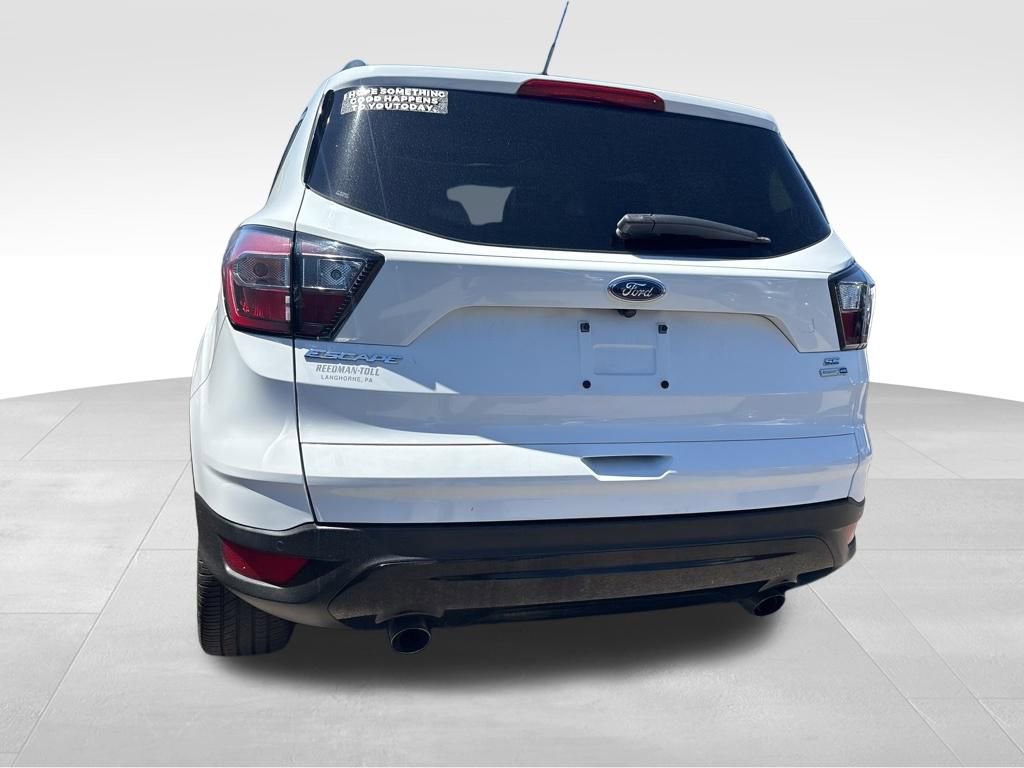 Used 2017 Ford Escape SE w/ Equipment Group 201A AWD/4WD image 17