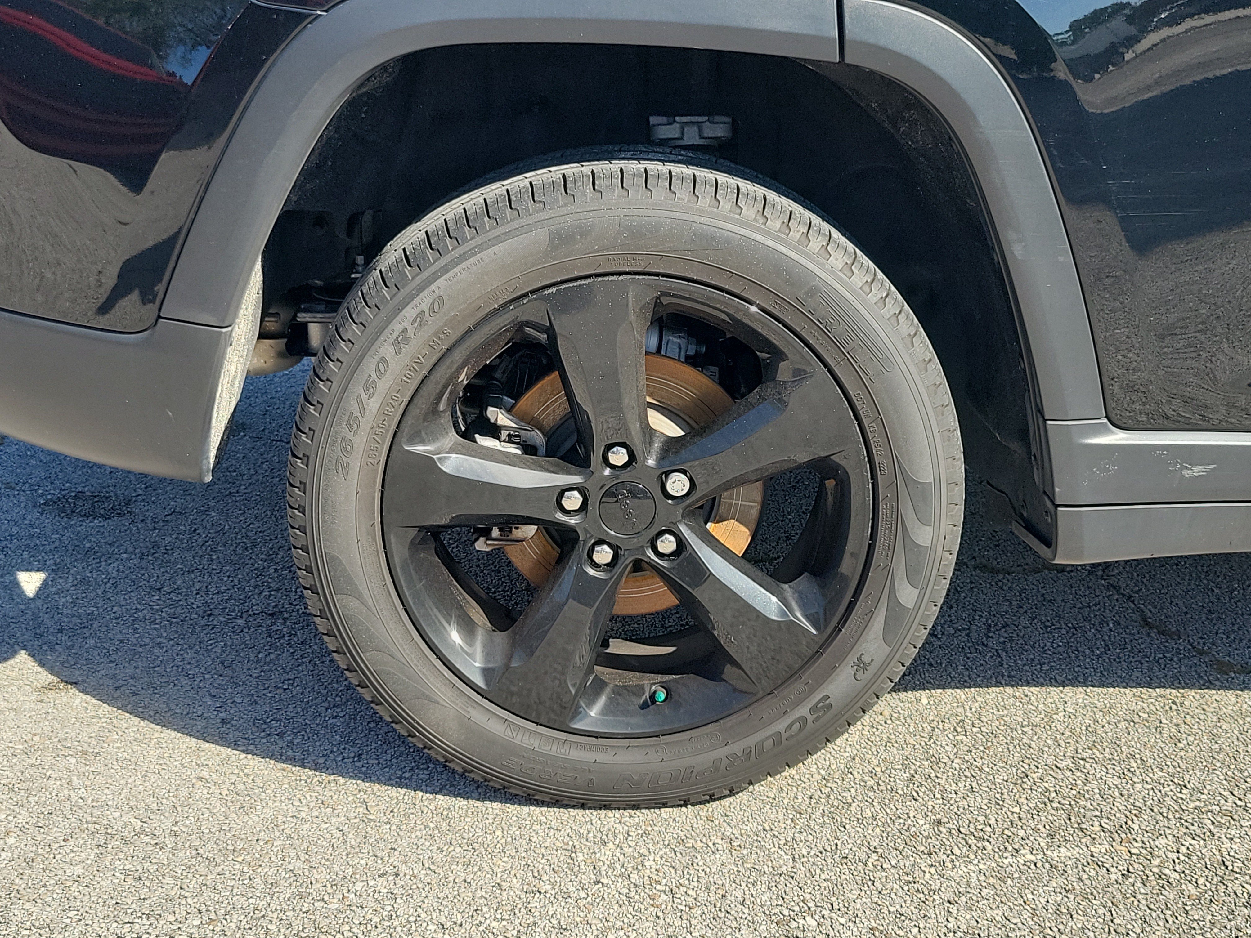 Used 2024 Jeep Grand Cherokee Limited w/ Black Appearance Package RWD image 5