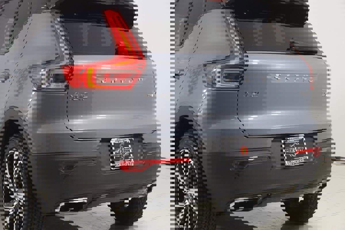 Used 2020 Volvo XC40 T5 R-Design image 22