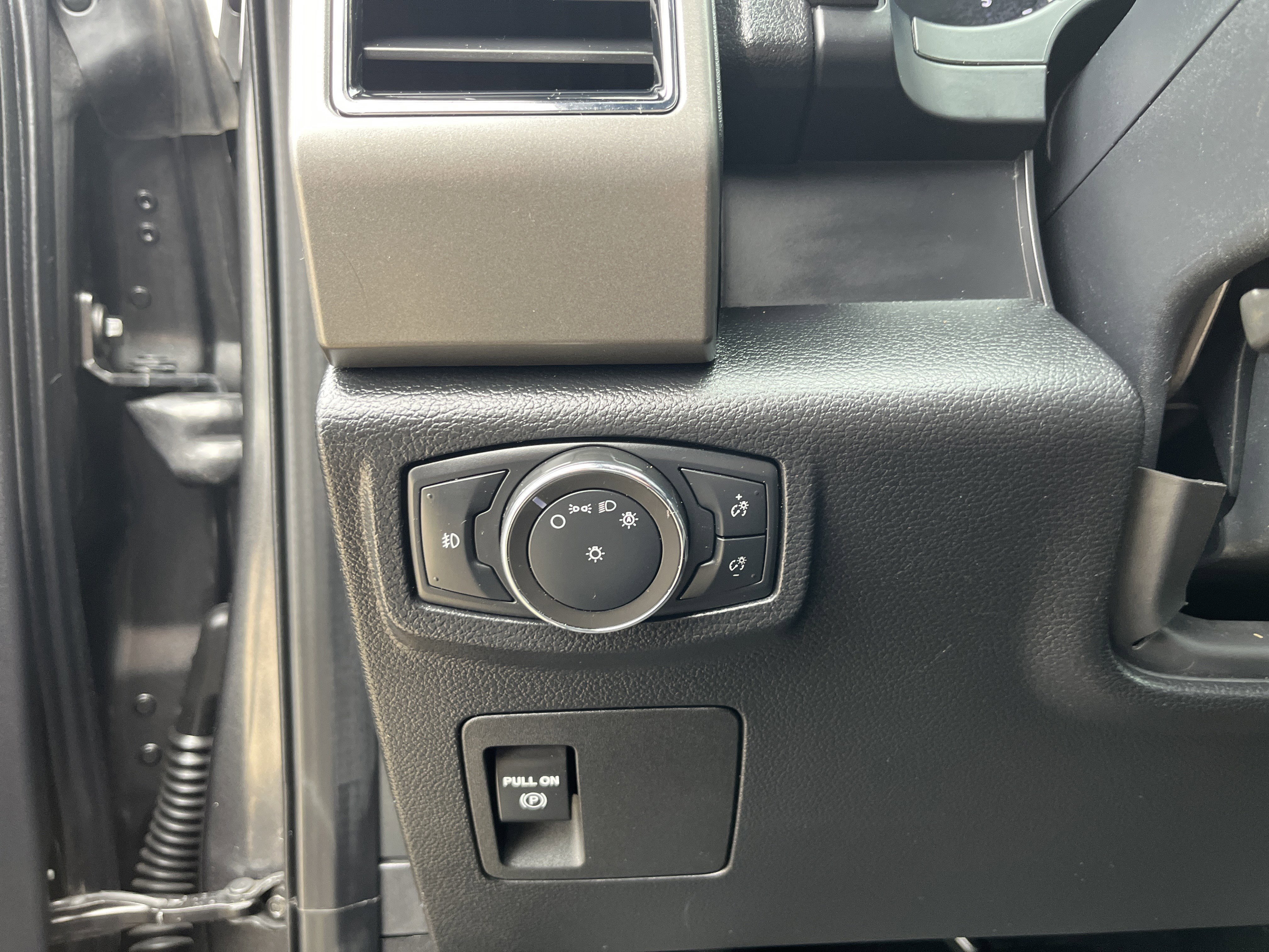 Used 2021 Ford Expedition XLT image 26