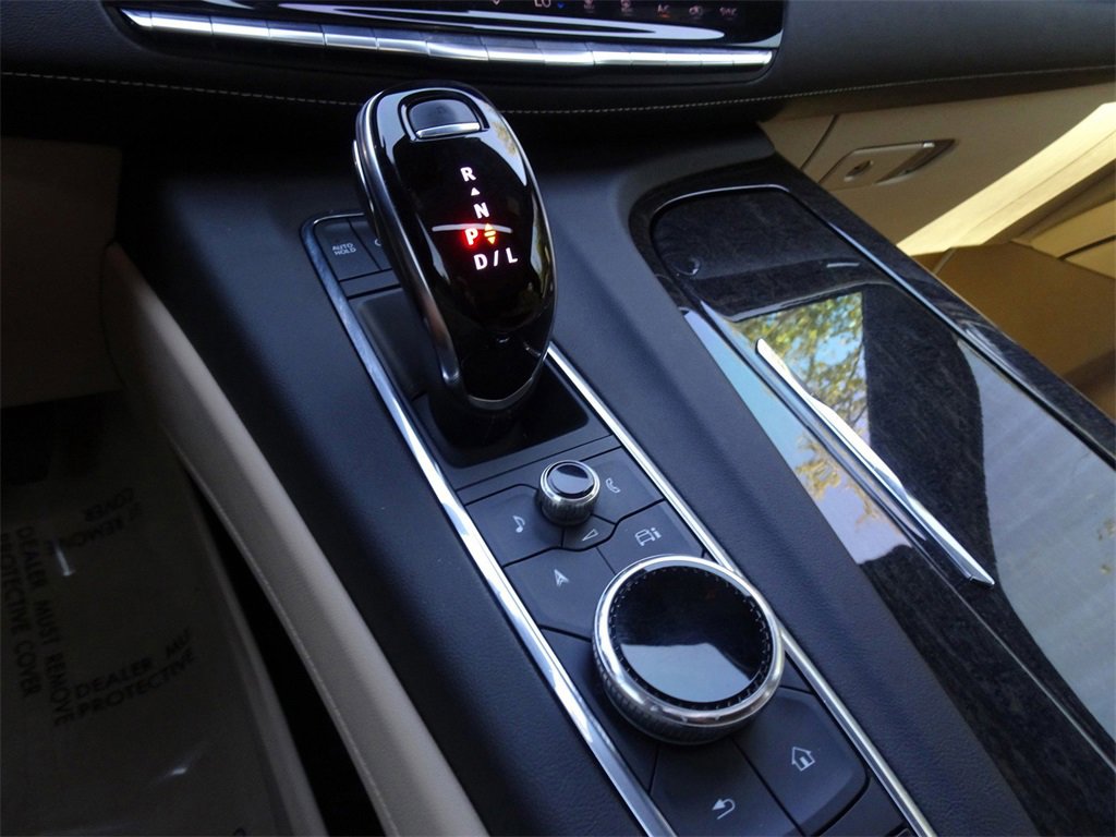 Used 2022 Cadillac Escalade ESV Premium Luxury image 18