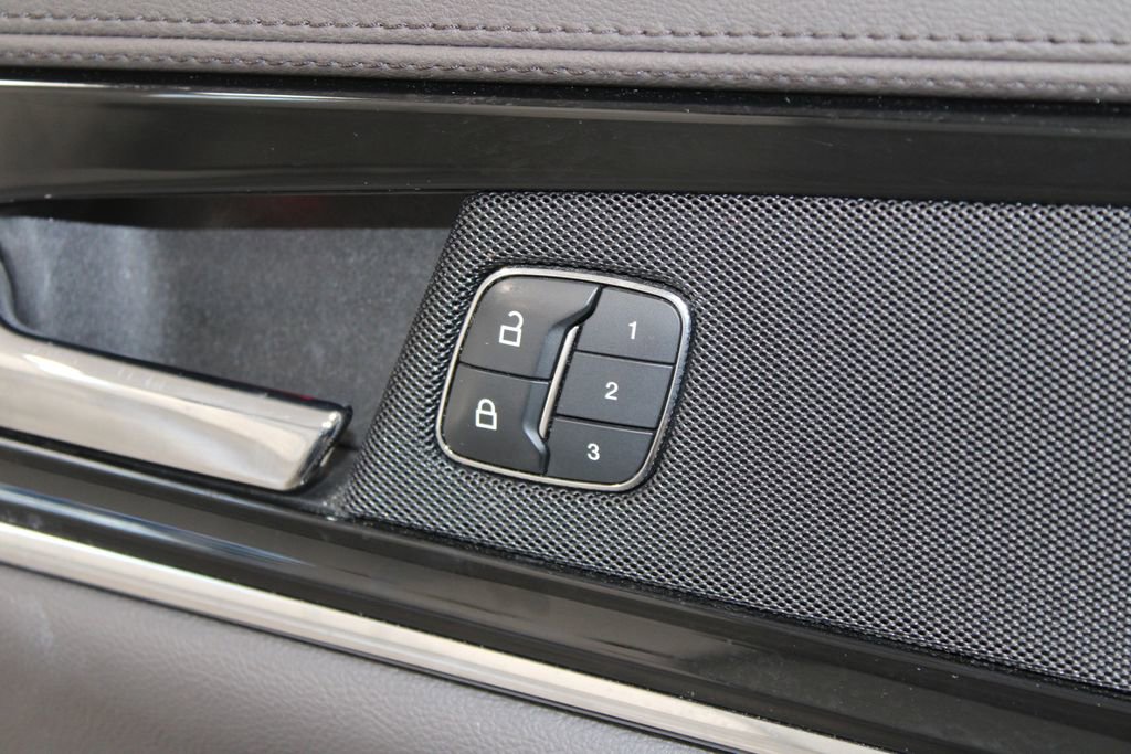 Used 2023 Lincoln Nautilus Reserve image 41