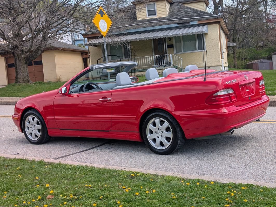 Used 2002 Mercedes-Benz CLK 320 Cabriolet image 9