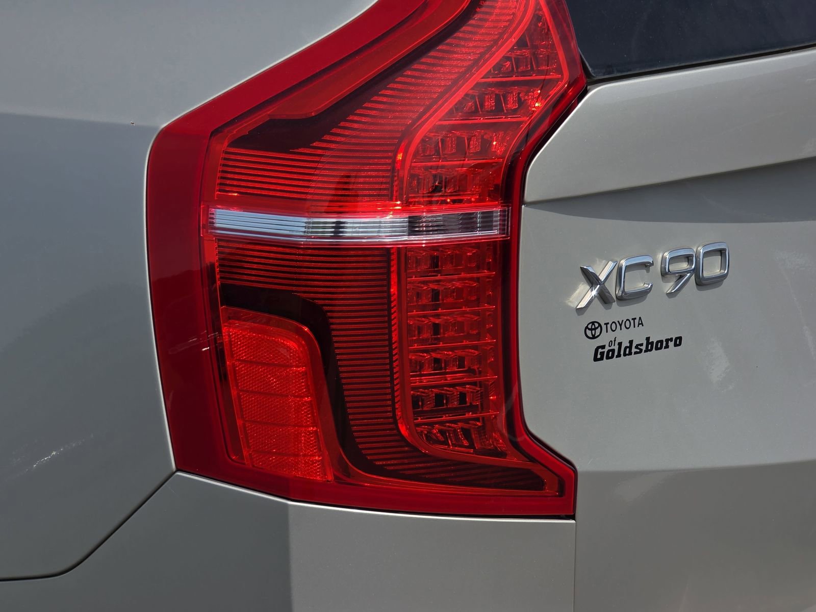 Used 2018 Volvo XC90 T6 Momentum w/ Convenience Package AWD/4WD image 35