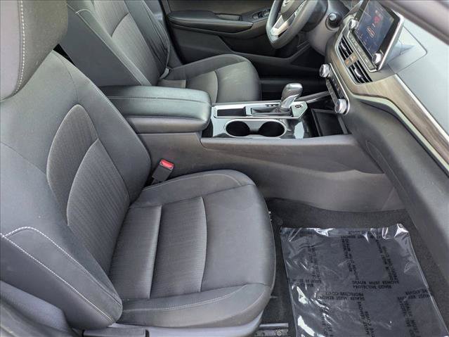 Used 2024 Nissan Altima 2.5 SV FWD image 19