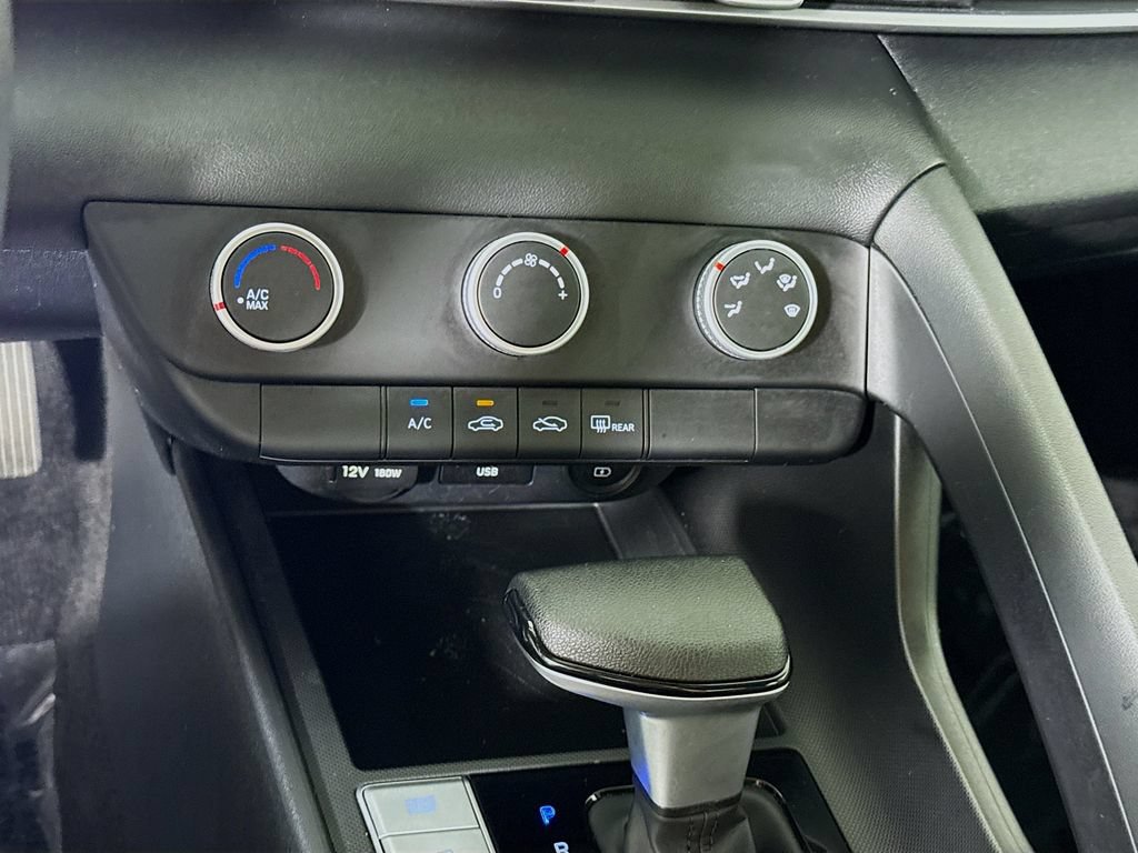 Certified 2023 Hyundai Elantra SE FWD image 8