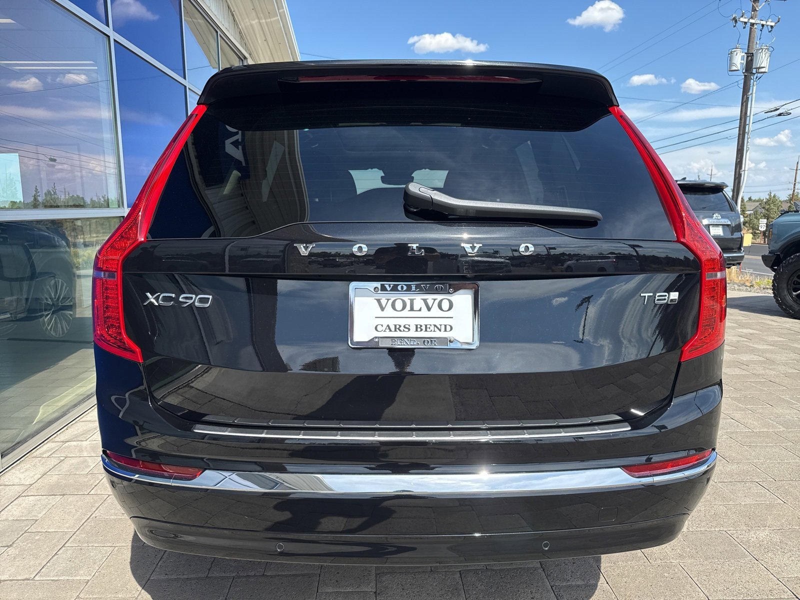 Used 2025 Volvo XC90 T8 Plus w/ Protection Package Premier image 5
