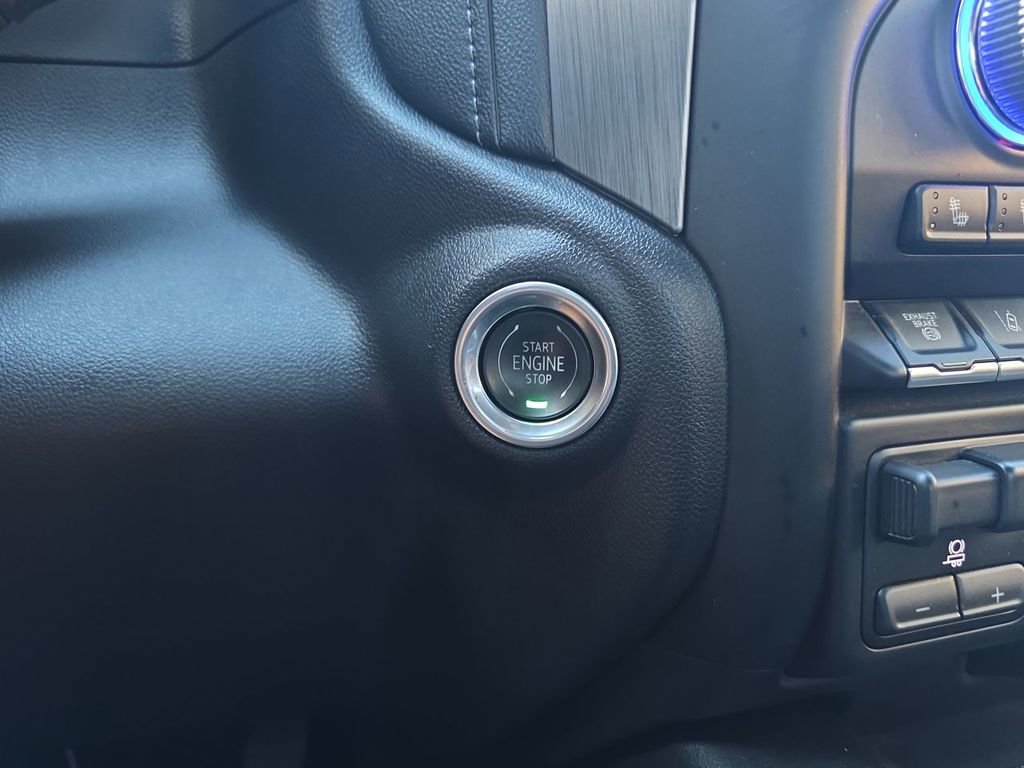 Used 2020 GMC Sierra 3500 Denali w/ Denali Ultimate Package image 17