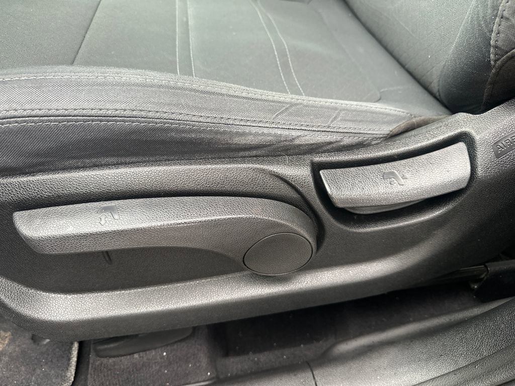 Used 2019 Kia Sorento LX image 4