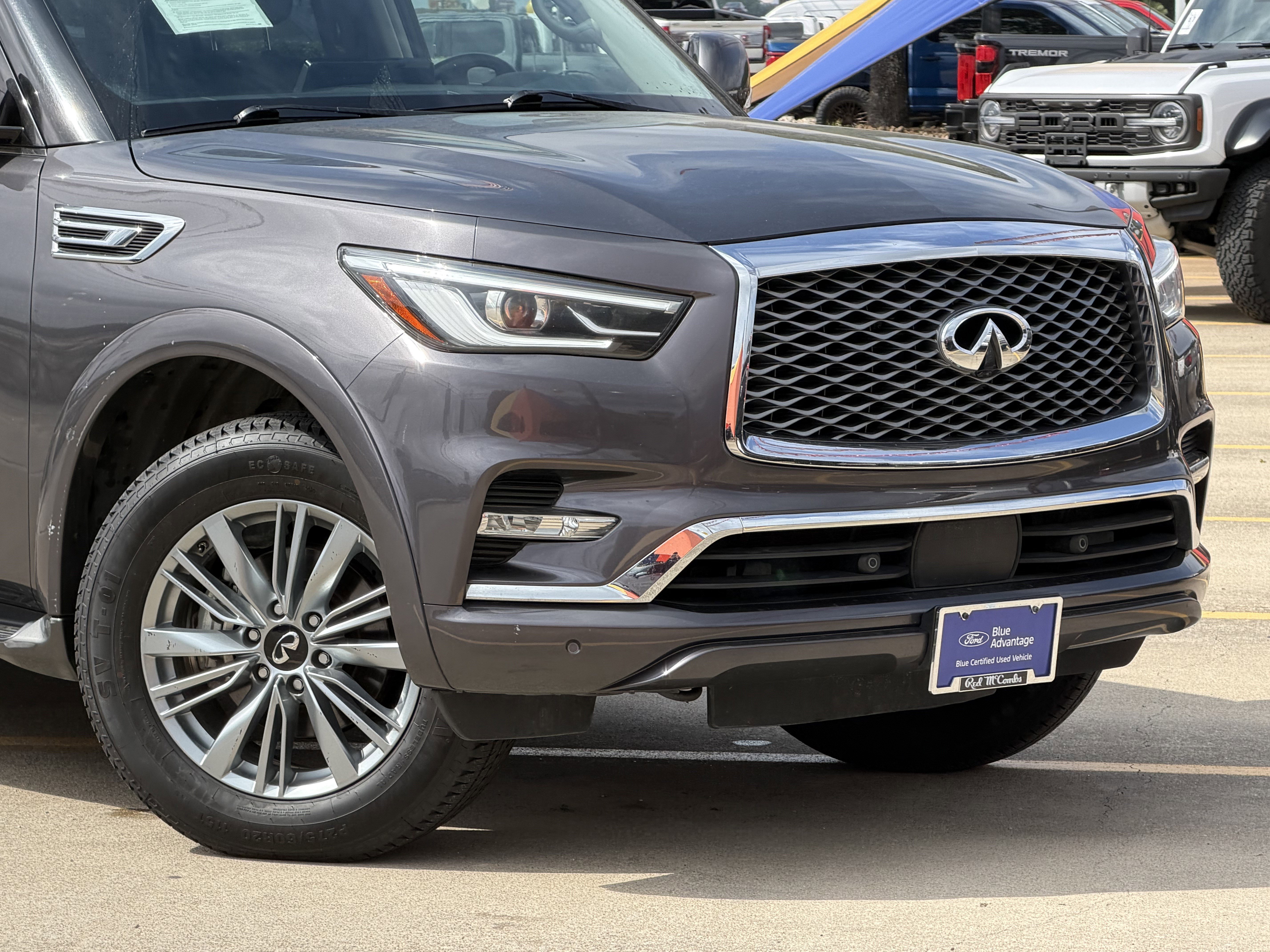 Used 2024 INFINITI QX80 Luxe AWD/4WD image 2