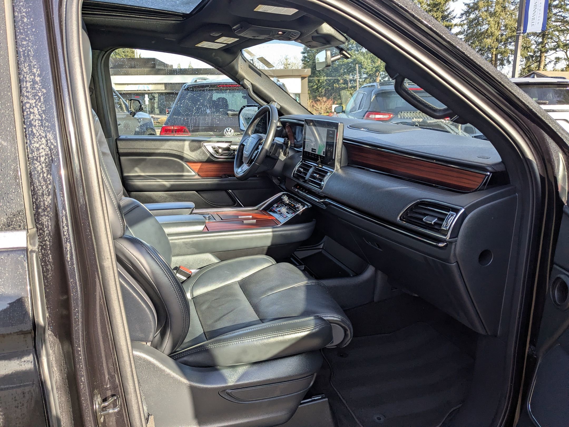 Used 2024 Lincoln Navigator Reserve image 27