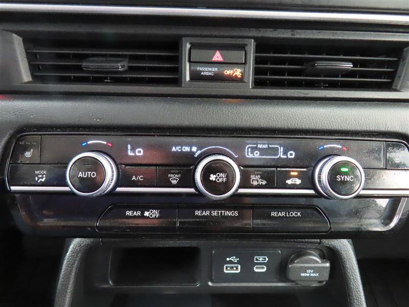 Used 2025 Honda Pilot Touring image 29