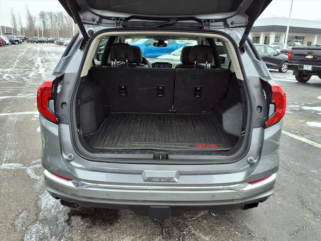 Used 2019 GMC Terrain Denali w/ Advanced Safety Package image 29