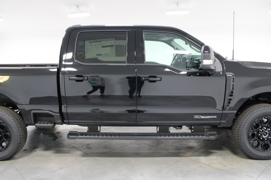 New 2026 Ford F250 Lariat w/ Black Appearance Package image 10