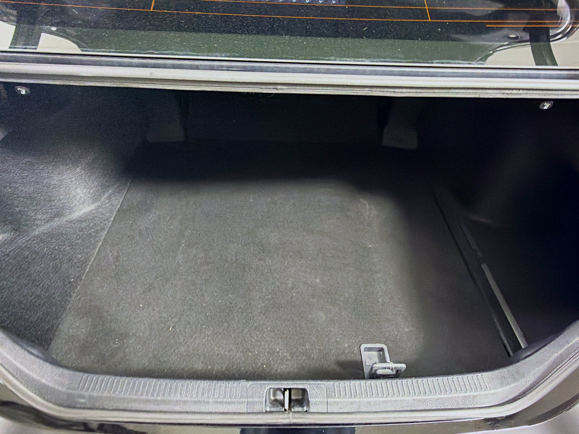 Used 2018 Toyota Camry LE FWD image 27