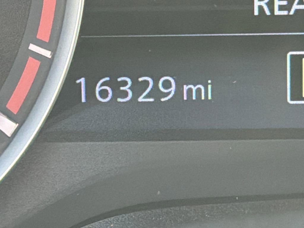 Used 2024 Nissan Titan SV w/ Accessory Utility Package image 24