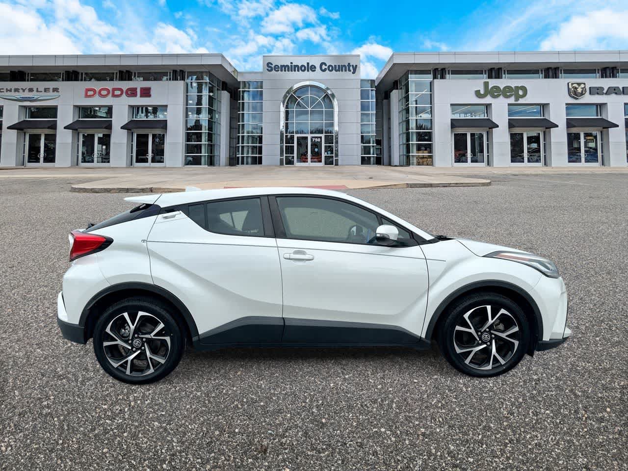 Used 2021 Toyota C-HR XLE FWD image 9