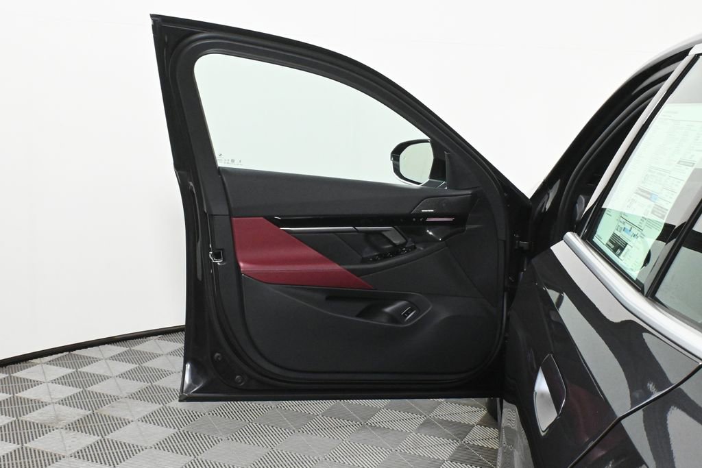 Used 2026 BMW 530i xDrive w/ Premium Package image 28