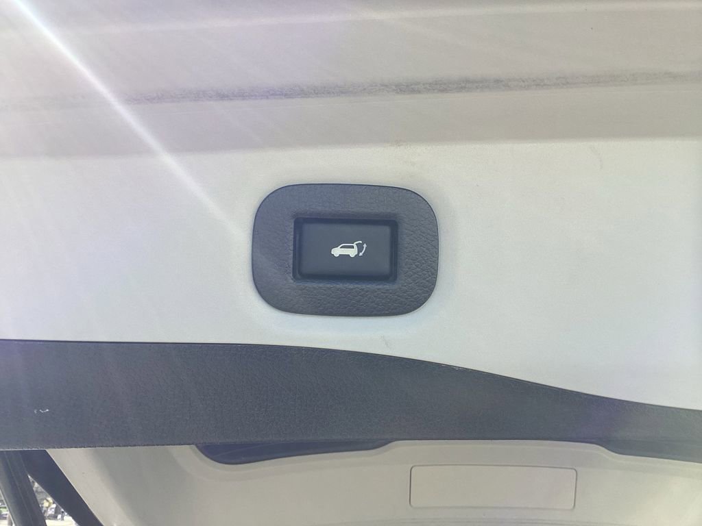 Used 2018 Nissan Rogue SL image 26