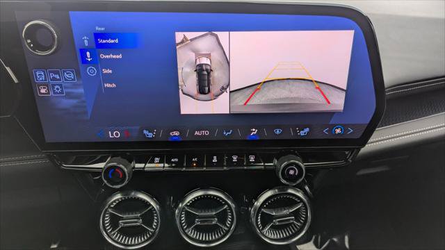 Used 2024 Chevrolet Blazer EV LT AWD/4WD image 29