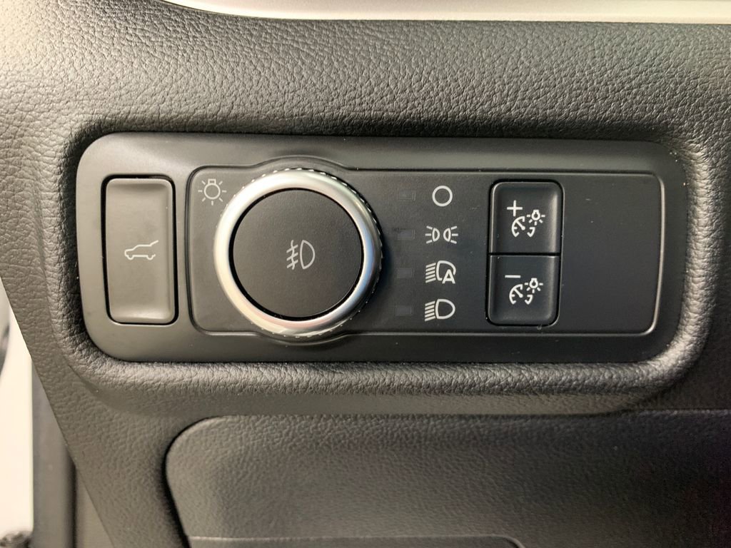 Used 2021 Ford Explorer XLT w/ Equipment Group 202A image 13