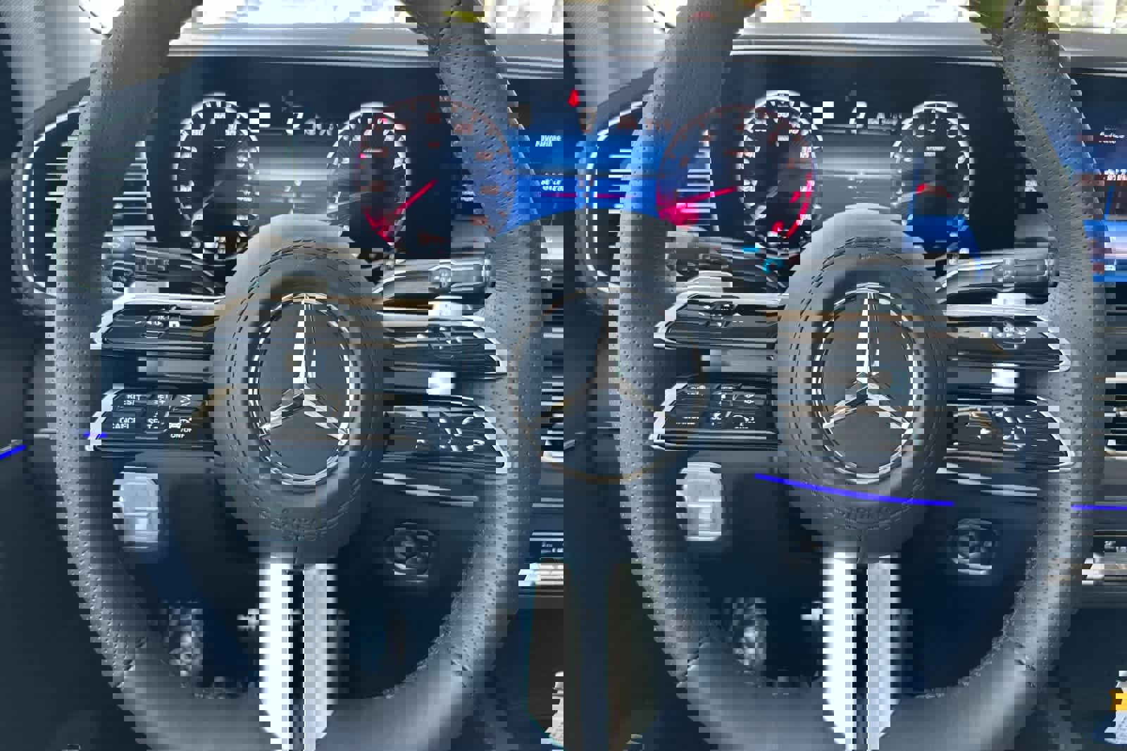 Certified 2025 Mercedes-Benz GLS 450 4MATIC image 23