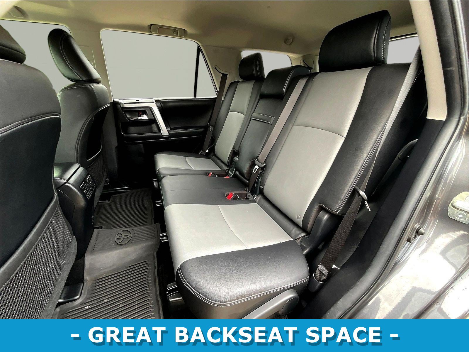 Used 2022 Toyota 4Runner SR5 Premium w/ Moonroof Package AWD/4WD image 22