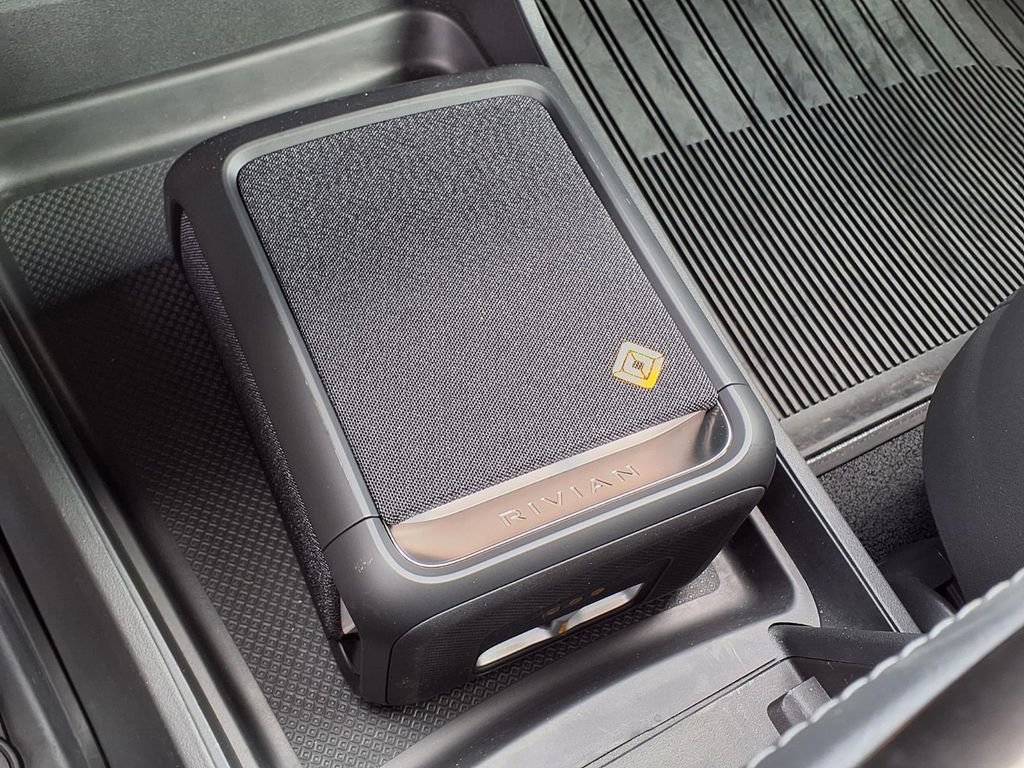 Used 2024 Rivian R1S Adventure image 33