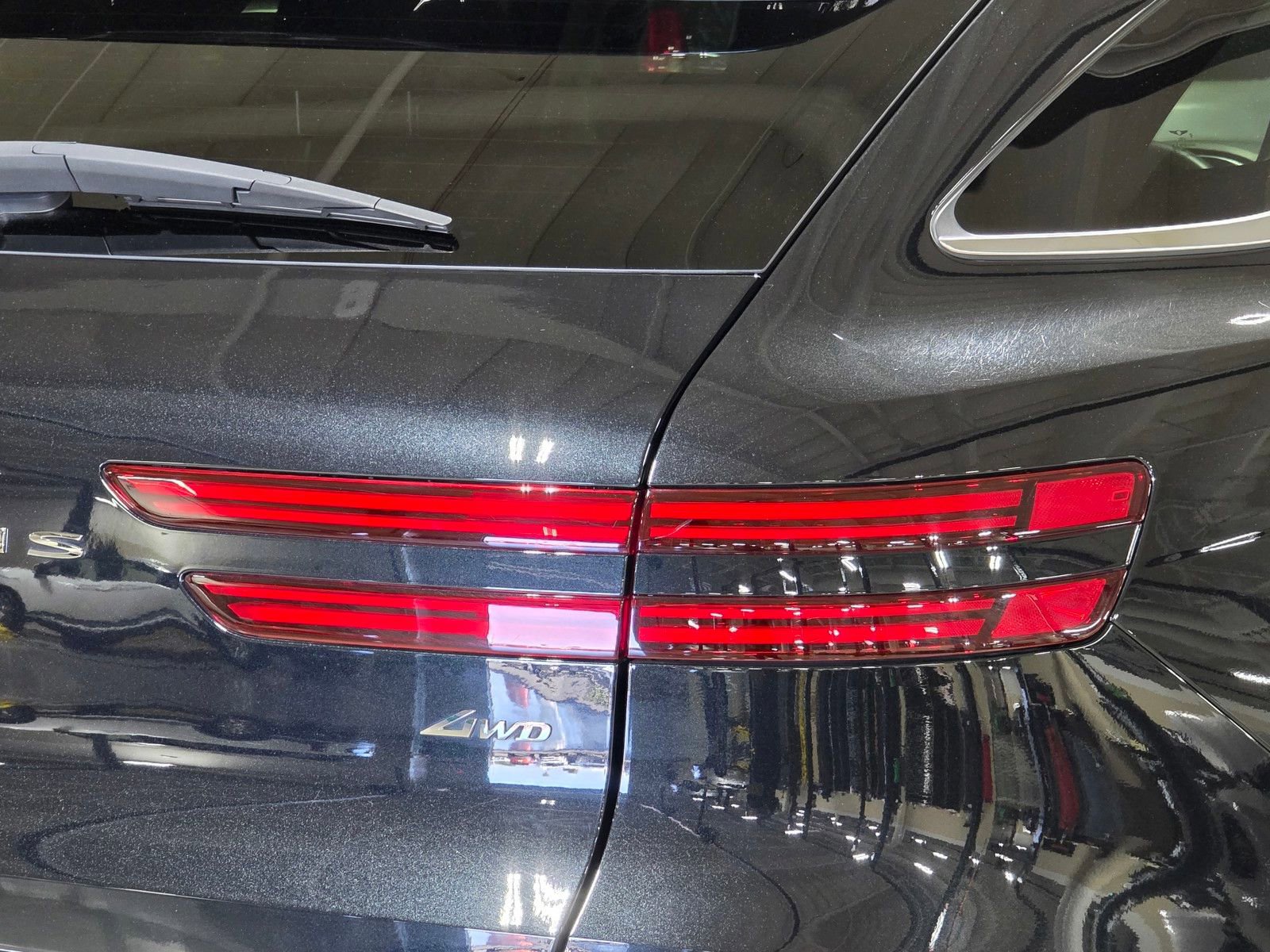 Used 2025 Genesis GV70 2.5T image 12