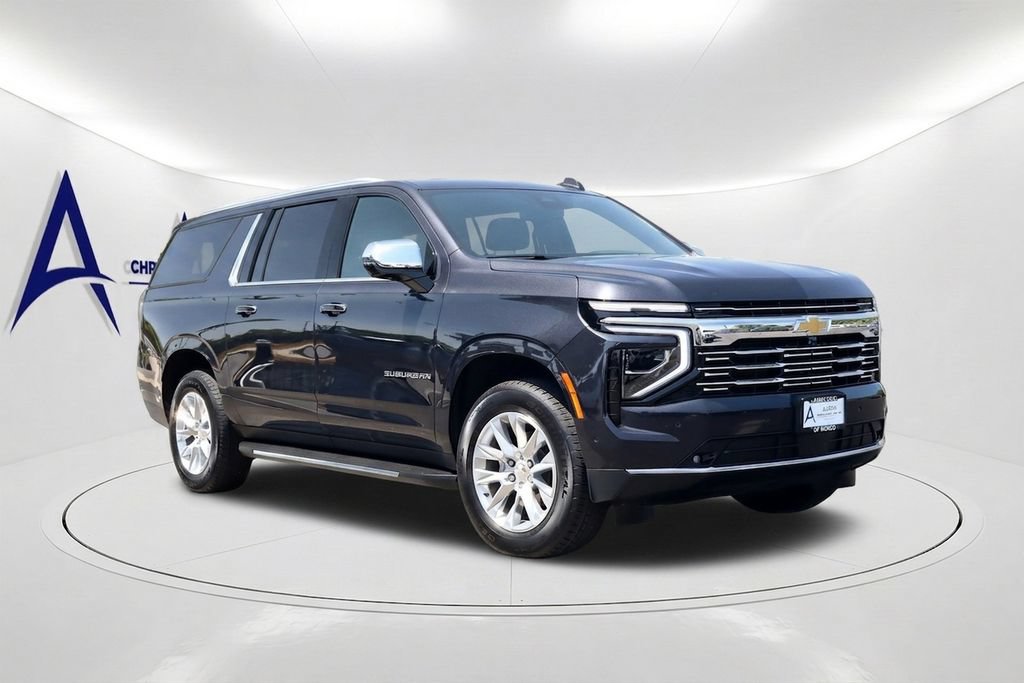 Used 2025 Chevrolet Suburban Premier RWD image 3