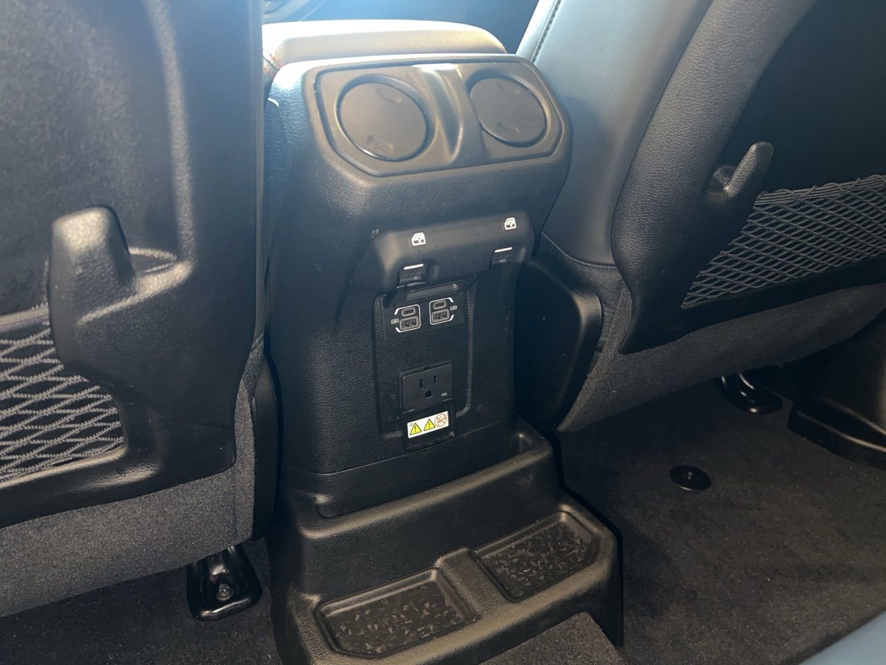 Used 2025 Jeep Wrangler Unlimited Rubicon AWD/4WD image 19