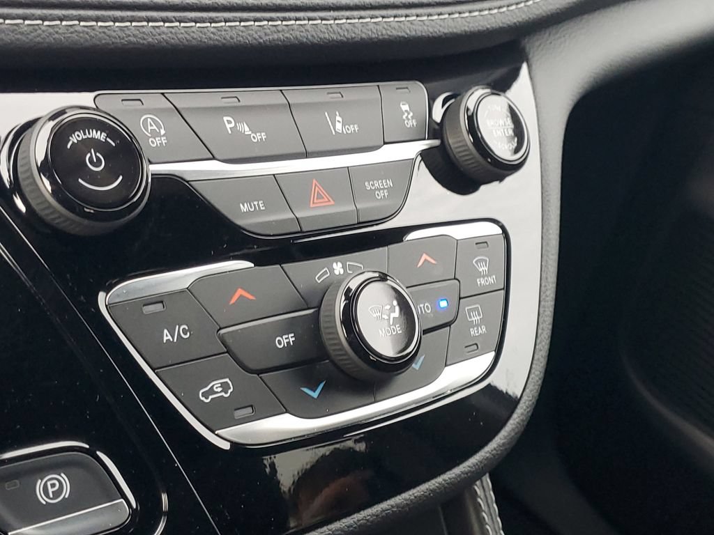 Used 2026 Chrysler Pacifica Limited w/ S Appearance Package FWD image 33