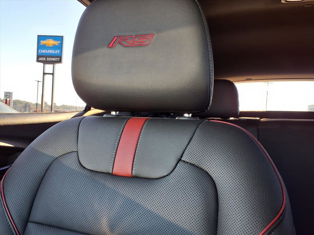 Used 2025 Chevrolet Trax RS w/ Sunroof Package image 21