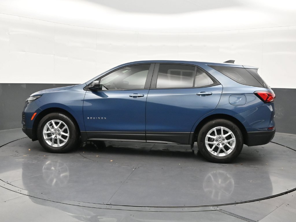 Used 2024 Chevrolet Equinox LS FWD image 2