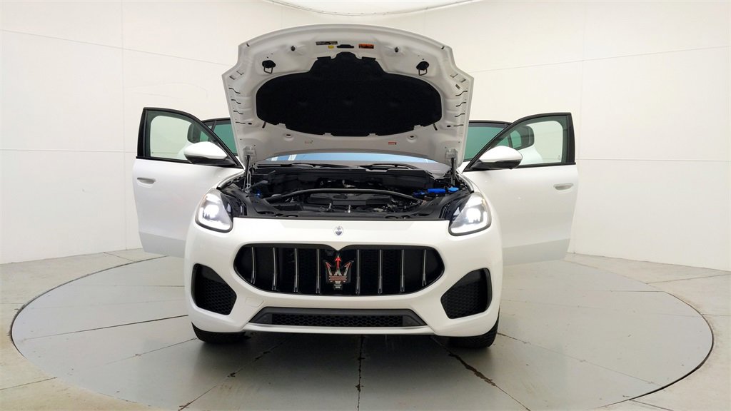 New 2024 Maserati Grecale GT image 17