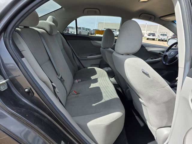 Used 2013 Toyota Corolla LE image 23