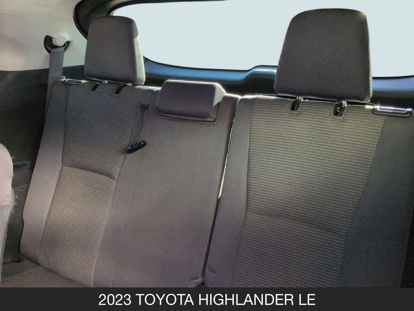 Used 2023 Toyota Highlander LE image 21