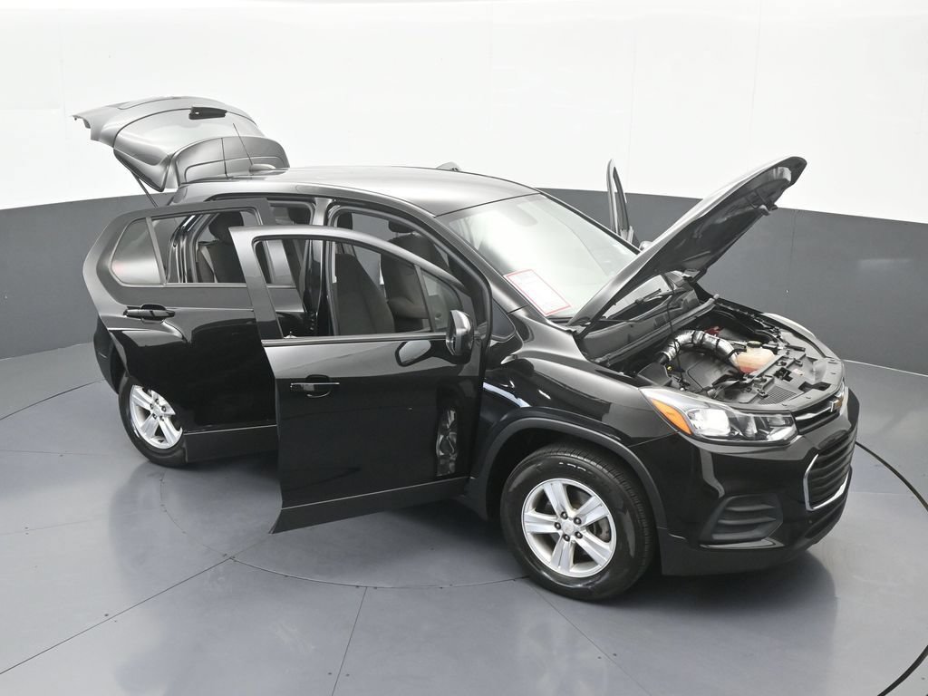 Used 2022 Chevrolet Trax LS w/ Tint and Cruise Package AWD/4WD image 54