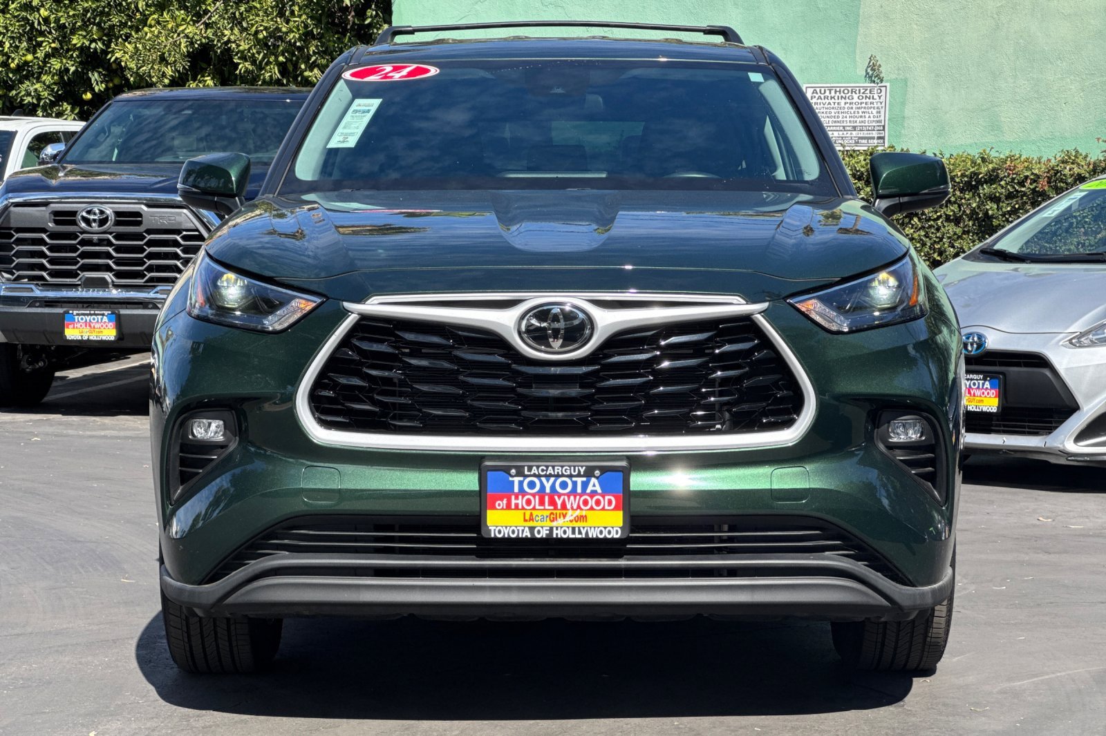 Used 2024 Toyota Highlander LE image 9