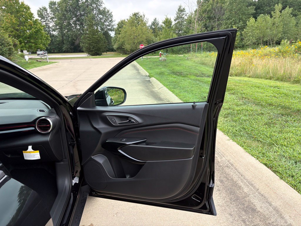 New 2026 Chevrolet Trax RS w/ Driver Confidence Package FWD image 25