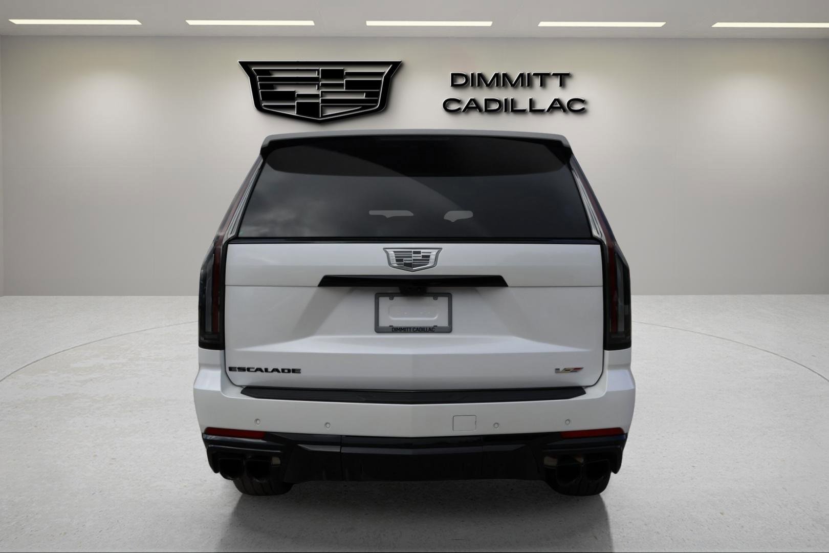 Used 2025 Cadillac Escalade V w/ LPO, ONYX Package image 4